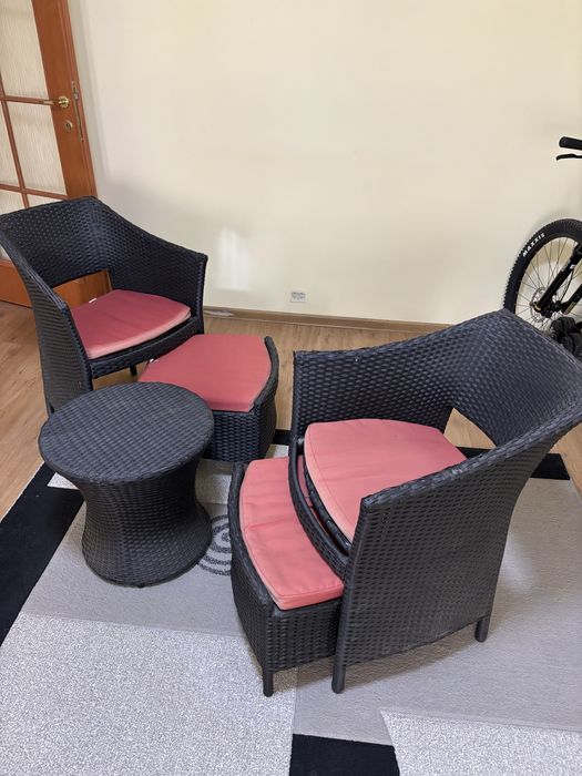 Scaune cu masuta de vanzare