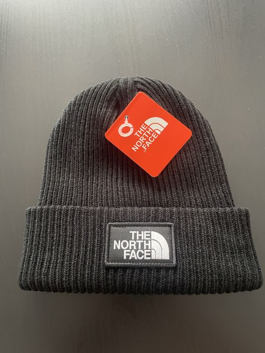 3 Fesuri The North Face de iarna, noi, nepurtate.