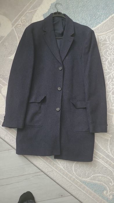 Стильное классическое мужское пальто