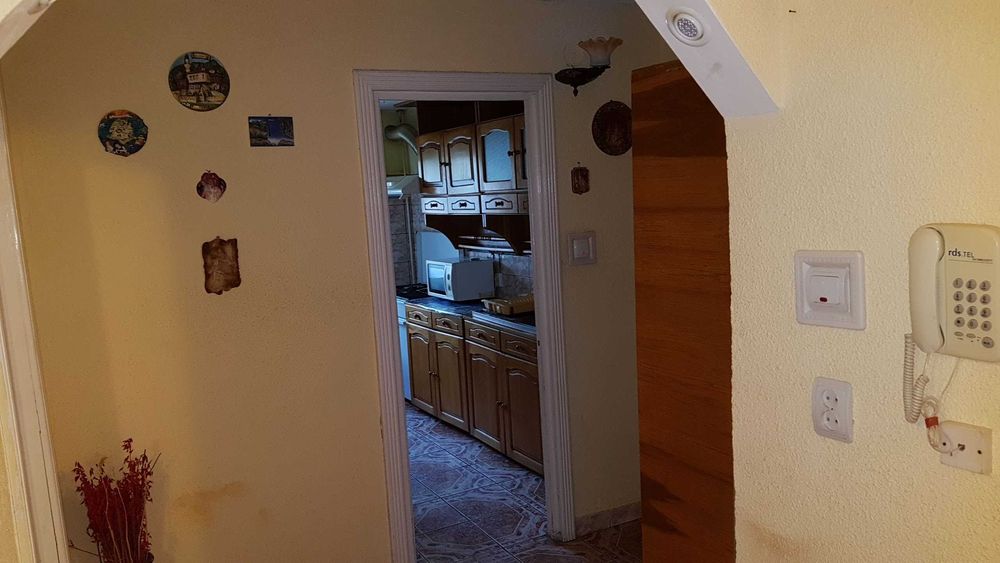 De inchiriat Apartament 4 camere, etaj 2 din 4