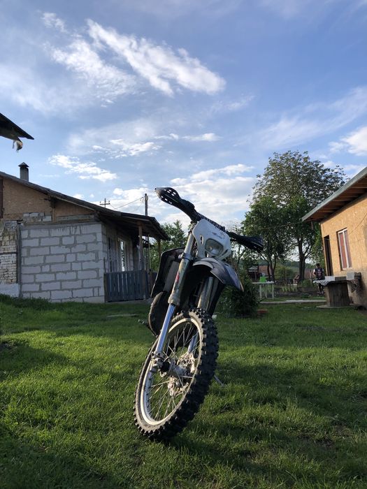Yamaha wr200 2 t powervalve ATENTI PRETUL ESTE  IN EUROO
