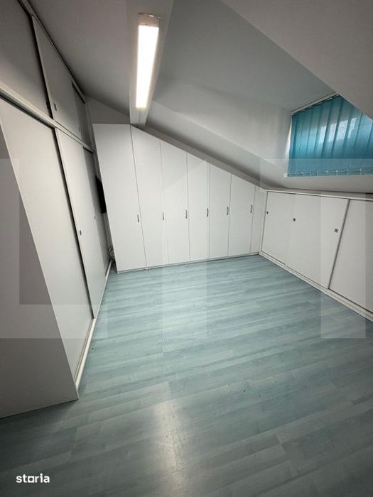 Casa moderna, cu sauna, 7 camere, pompa de caldura si panouri fotovolt