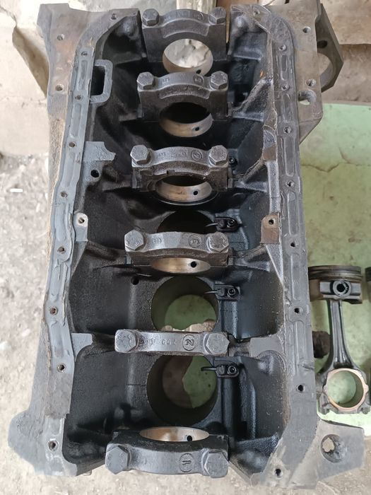 Продам двигатель на Ауди 2,3