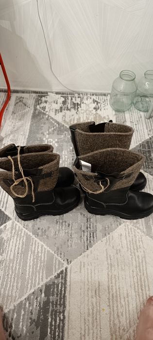 Продам спец обувь