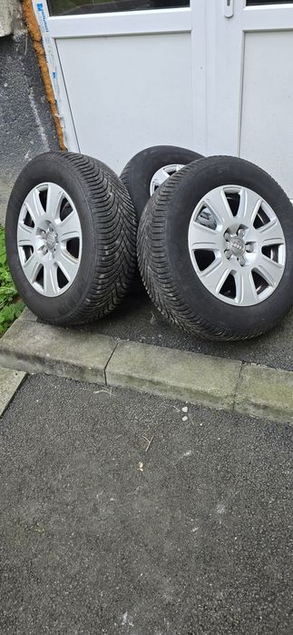 Vând jante de aluminiu cu anvelope de iarnă pentru Audi Q 3