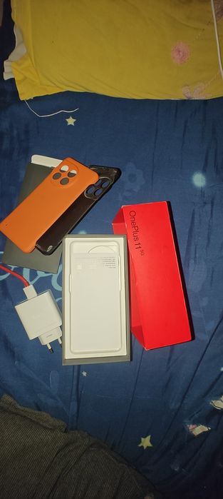 One plus 11 256/12