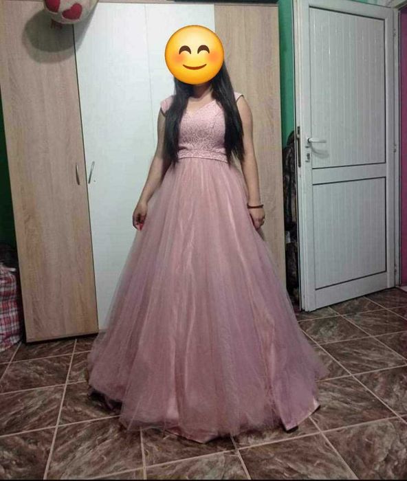 Официална рокля за вашето тържество!