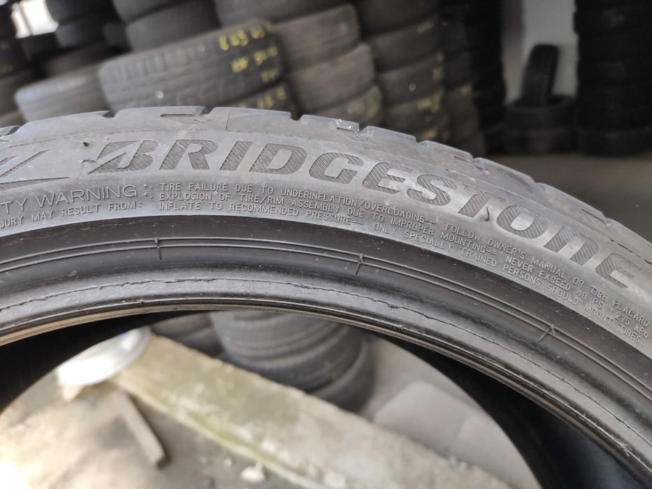 2бр Летни гуми 225 40 19 - Bridgestone