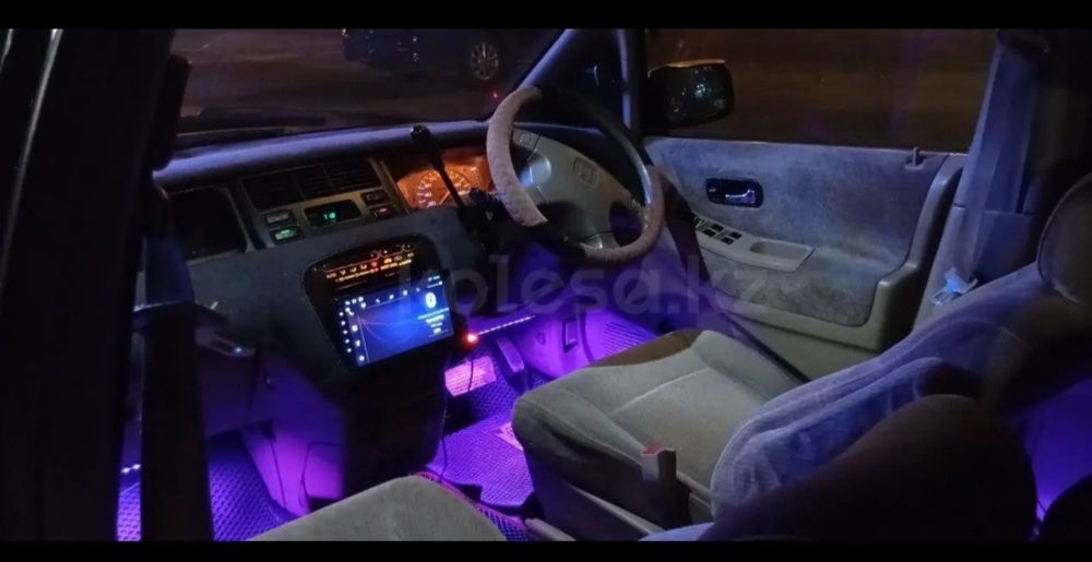 Срочно продам машину минивэн