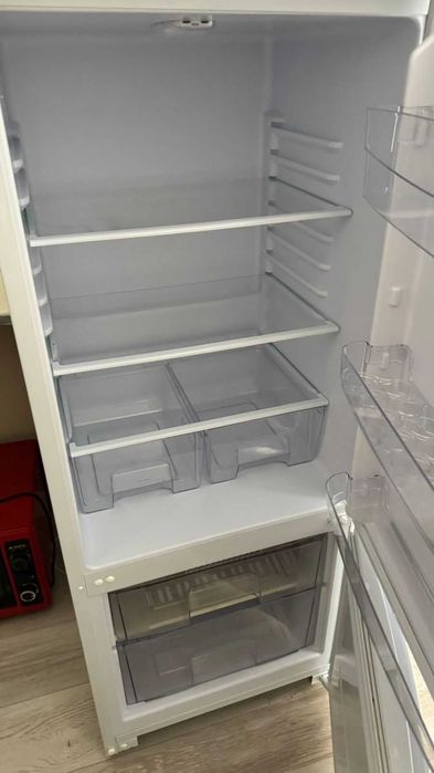 Холодильник 2х камерный