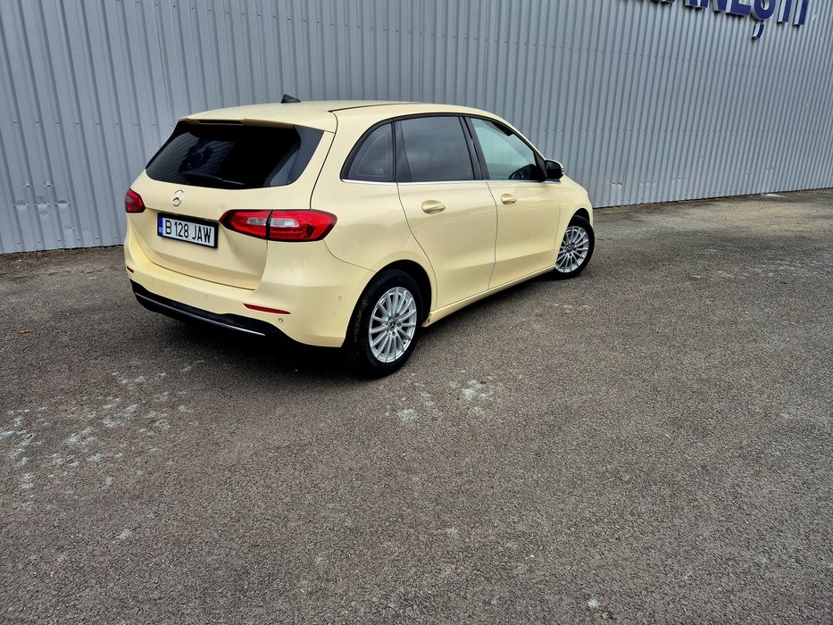Mercedes B -CLASS 180 d //AN 2020 Accept si unele Schimburi