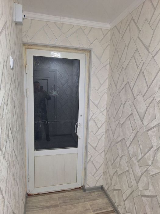 Продаётся 2  комнатная