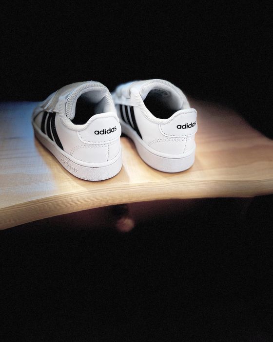 adidasi copii, Adidas