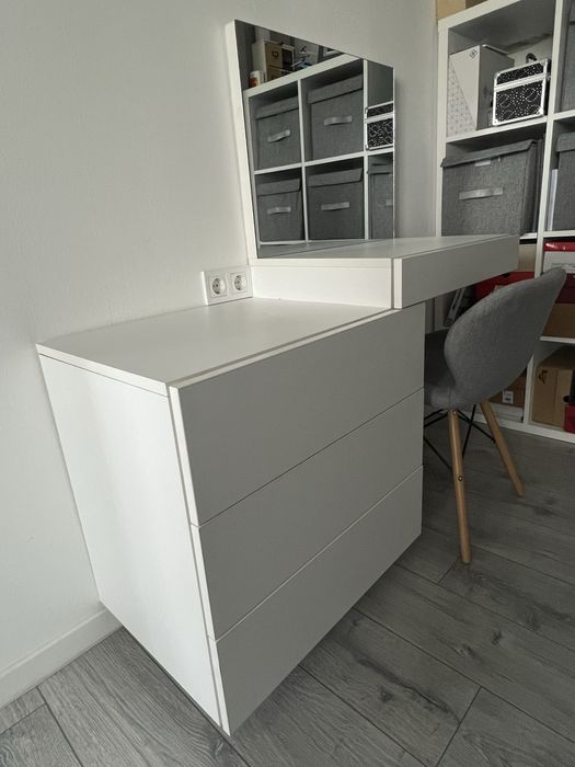 Masa de toaleta pentru machiaj