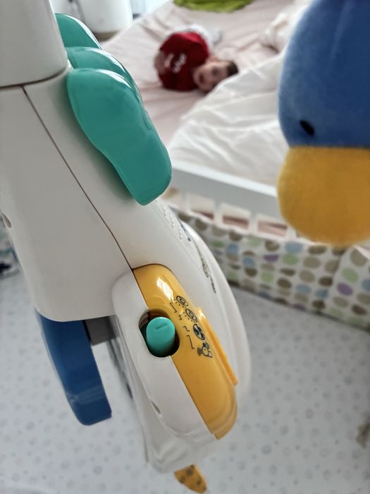 Carusel muzical pentru bebelusi