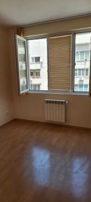 Дава се под наем Тристаен апартамент в София, Център - 106 кв.м за 809 € - Снимка #4
