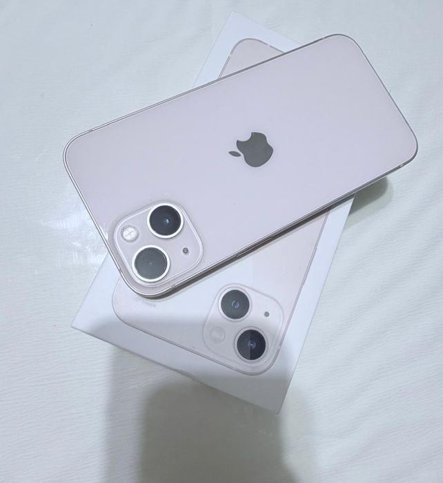 iPhone 13 светло розовый