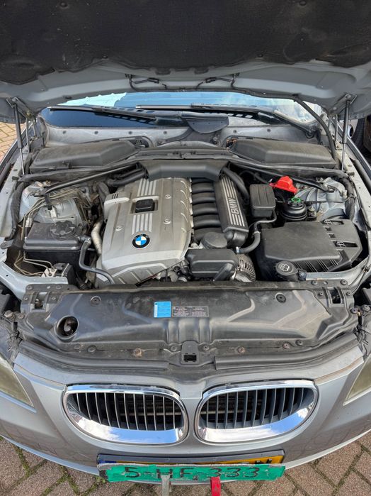 BMW 523i 2.5 бензин 177к.с.