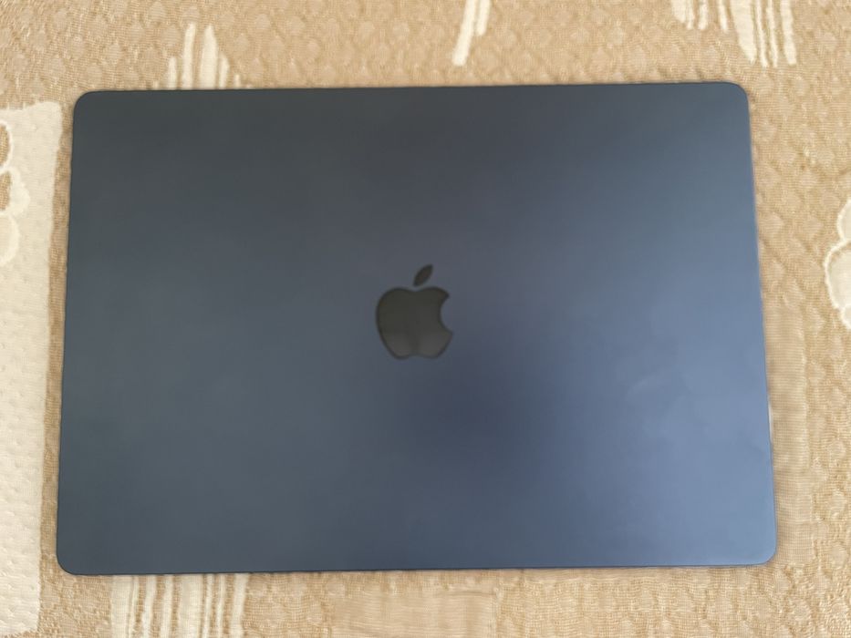 MacBook Air 15 ‘ 16RAM / 512 SSD Като Нов