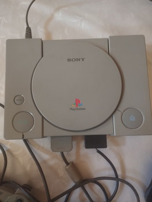 Playstation 1 sotiladi