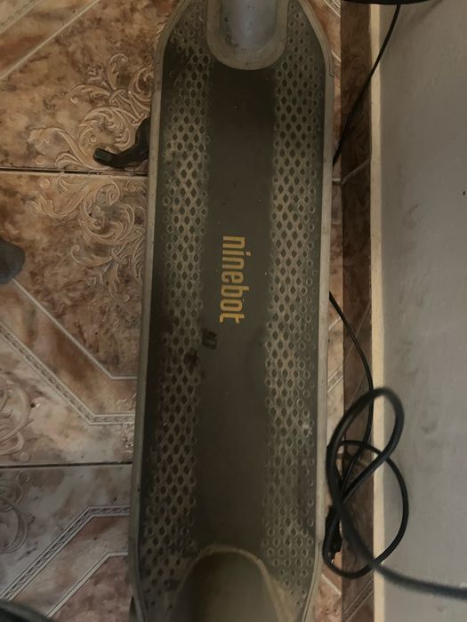 Trotineta ninebot