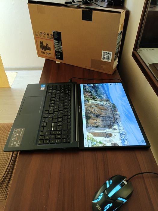 Продам ноутбук Asus VivoBook 15