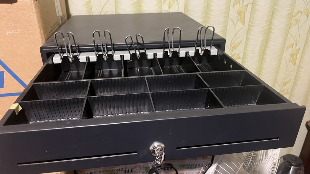 Денежный ящик для кассы и хранения денег