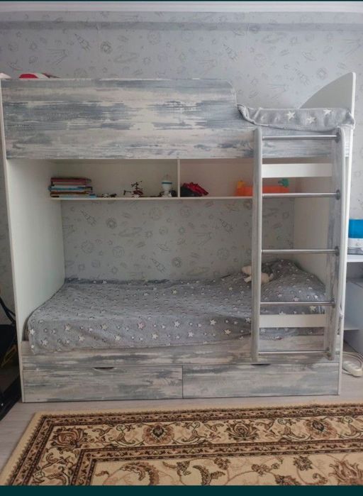 Продам двухярустную кровать