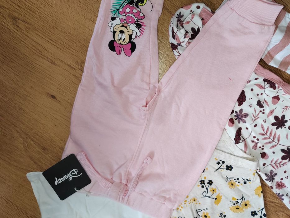 Много нови дрешки за момиче 80- 92 размер бодита, пижамки, рокли