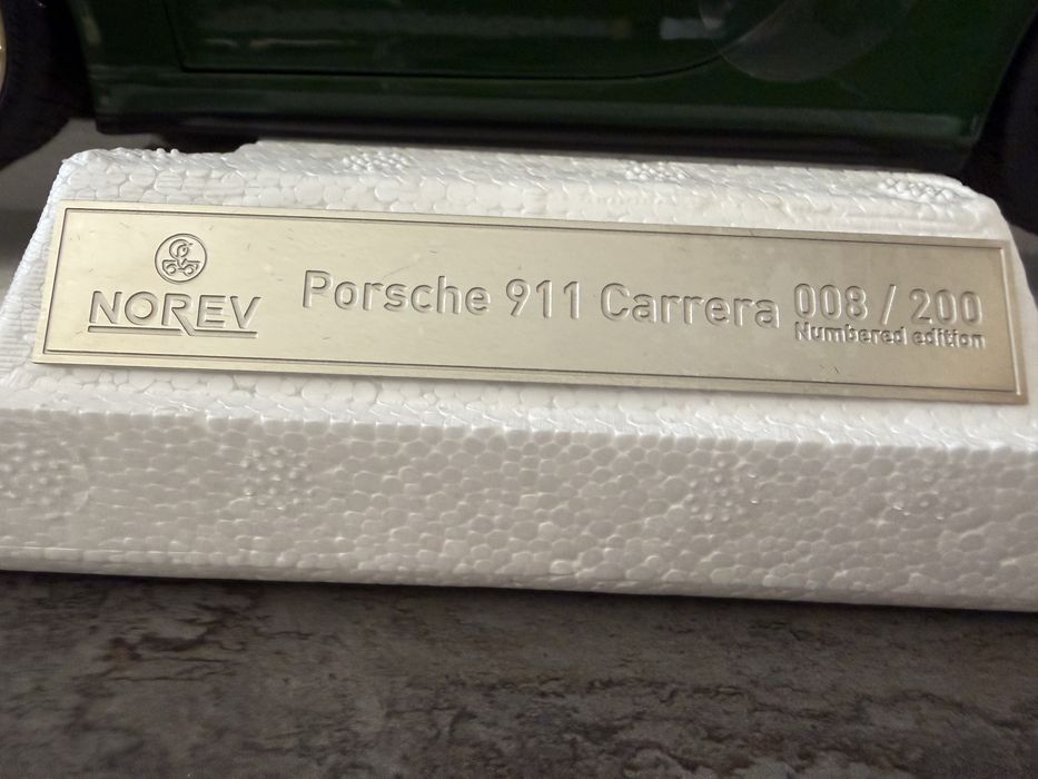 Колекционерски автомобил  Porsche 911 Carrera Irish Green 1:18