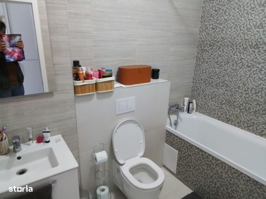 Proprietar - vand apartament de 2 camere ADORA PARK