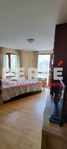 Продава се Едностаен апартамент в Бургас, Лазур - 33 кв.м за 2394 €/кв.м - Снимка #2