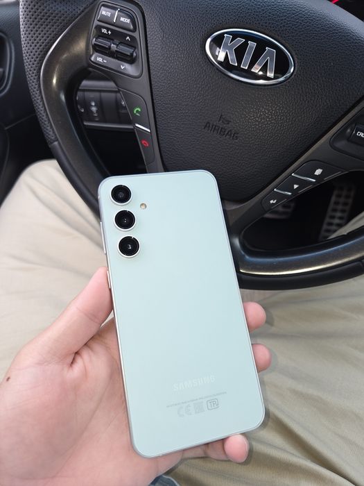 Продам Samsung s 23 fe