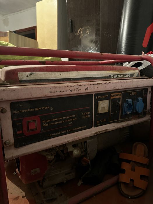 Бензиновый генератор