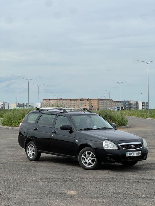 Продам авто приора 2  год2013