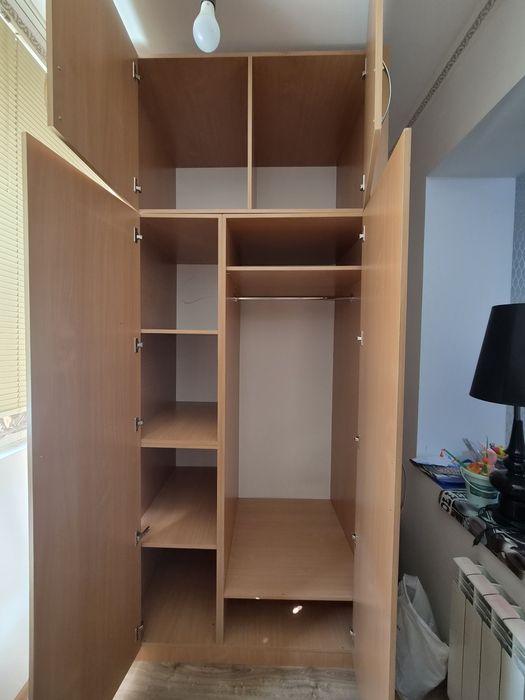 Продам шкаф с зеркалом !!!