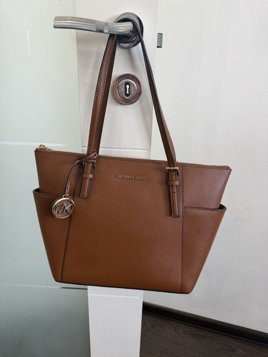 Оригинална чанта Michael kors