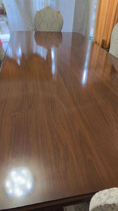 Продается новый стол со стульями