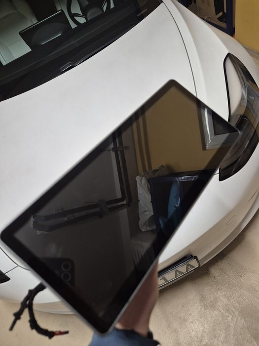 Дисплей за Tesla