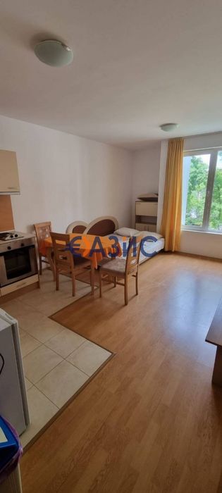 Продава се Двустаен апартамент в к.к. Слънчев бряг - 65 кв.м за 1124 €/кв.м - Снимка #2