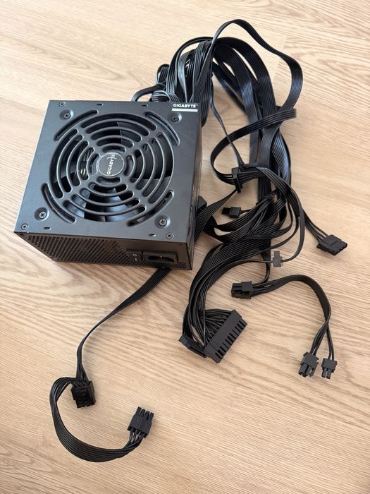 Sursa PC Gigabyte P650G Gold