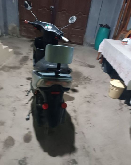 Elektron skuter sotiladi