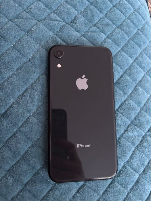 Продам IPhone XR в отличном состоянии