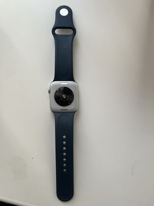 Продам apple watch se