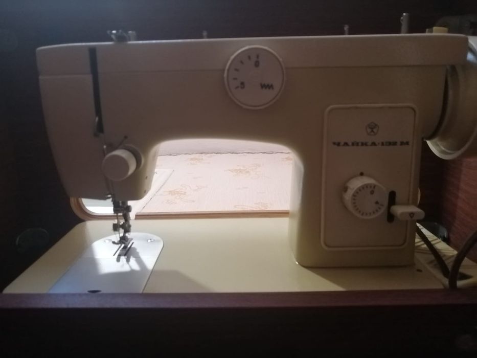 Швейная машинка "Чайка".