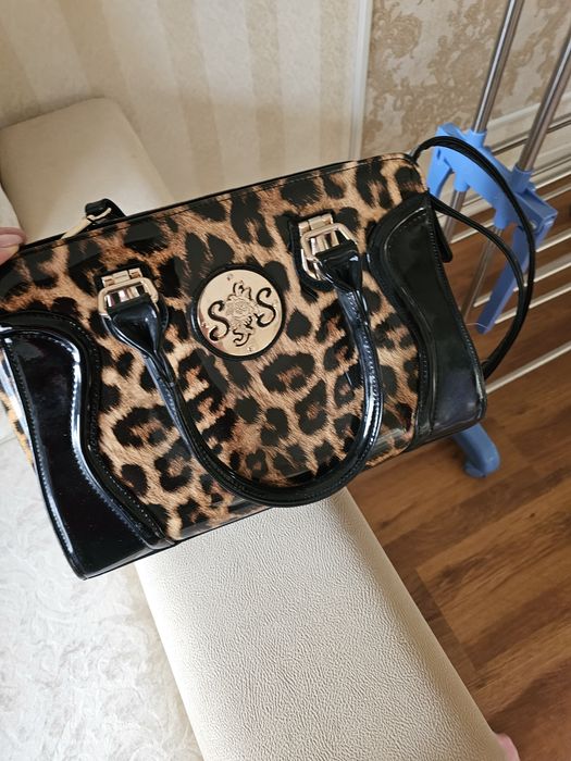 Сумку кожаную продам