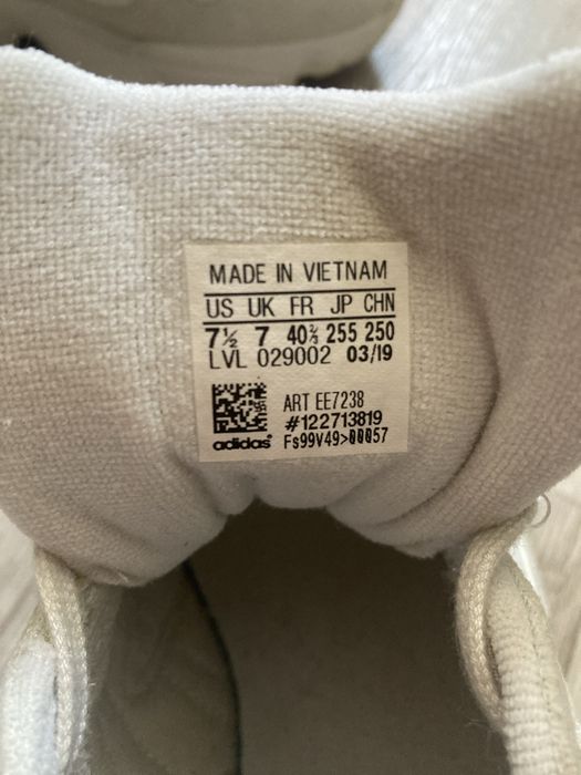 кроссовки adidas Yung-96 Chasm в белом цвете