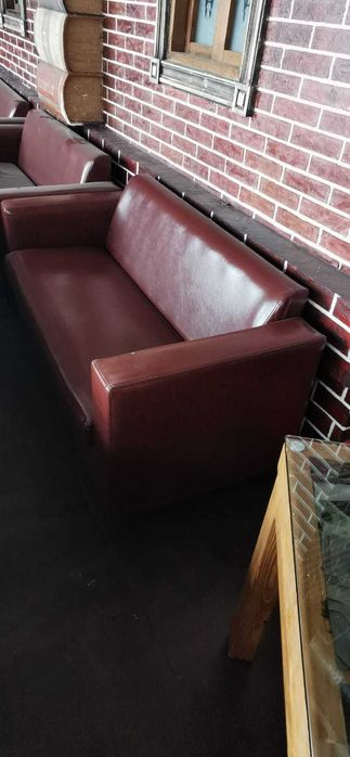Кожаные диваны  для ресторана, б/у