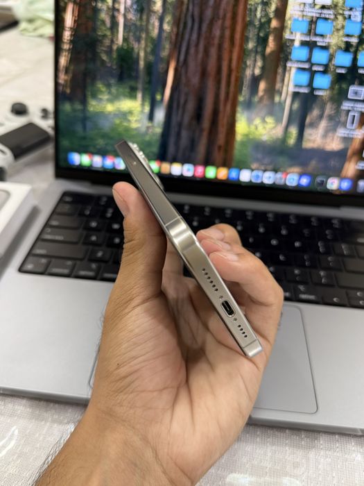 Iphone 15 pro max white