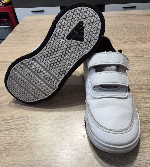 Маратонки адидас